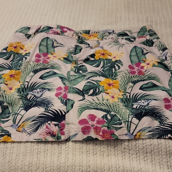 St. Johns Bay Tropical Print Skort - Picture 1 of 5
